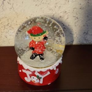 Peanuts Snowglobe